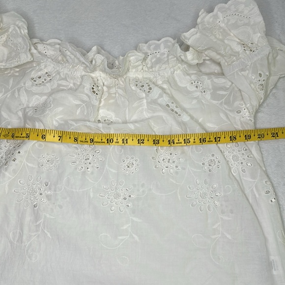 Haute Project Women’s White Eyelet Off-Shoulder Top Large - Picture 9 of 10